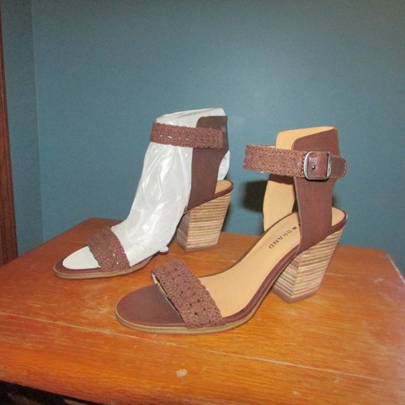 Lucky Brand Shoes - Lucky Brand Oakes Sandal